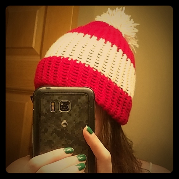 Accessories - Super Cute Red & White Pom-Pom Hat